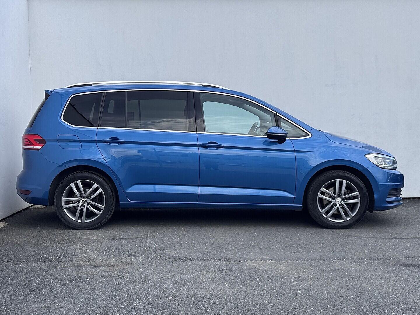 O419V08311_16.webp_TOURAN Comfortline 2.0 TDI 110 kW automat