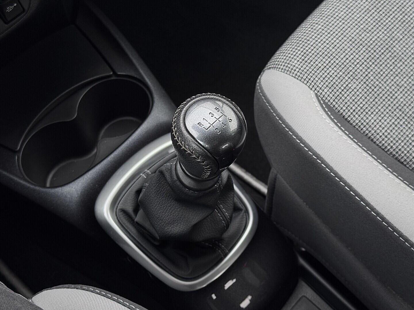 O419V08319_30.webp_YARIS Active Trend 1.5 VVT-ie 82 kW manuál
