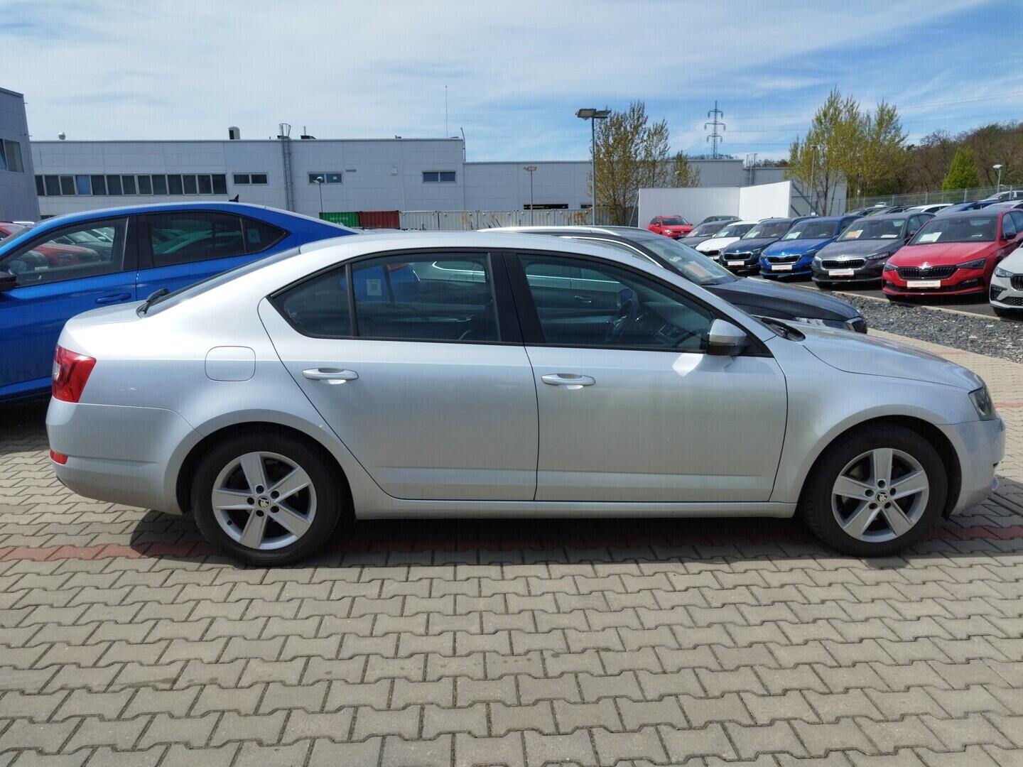 O419V08321_12.webp_OCTAVIA Active 1.6 TDI 77 kW manuál