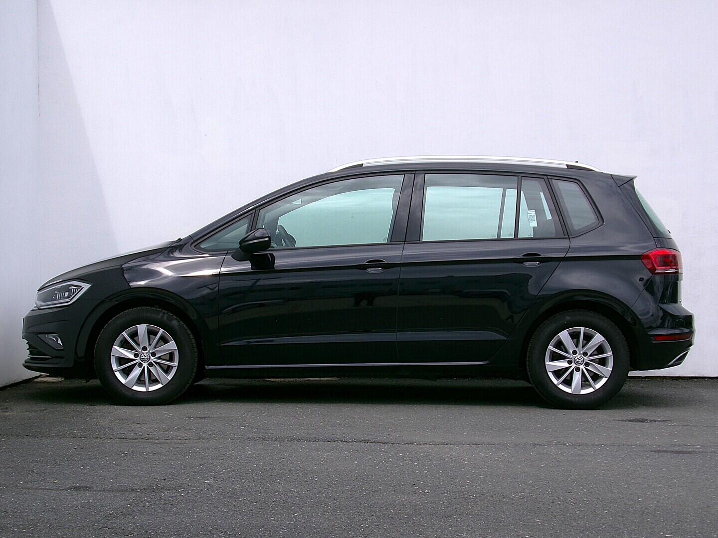 O419V08322_12.webp_GOLF SPORTSVAN highline 1.5 TSI 96 kW manuál