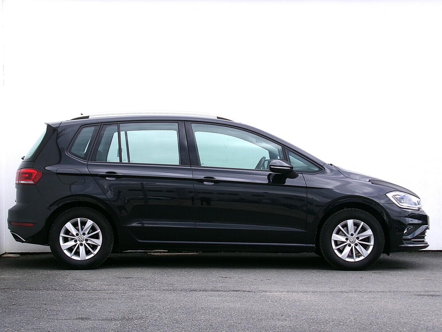 O419V08322_16.webp_GOLF SPORTSVAN highline 1.5 TSI 96 kW manuál