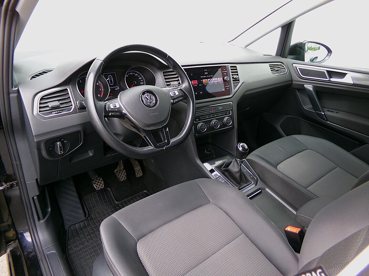 O419V08322_19.webp_GOLF SPORTSVAN highline 1.5 TSI 96 kW manuál