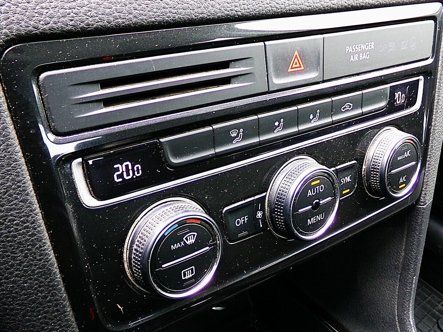 O419V08322_31.webp_GOLF SPORTSVAN highline 1.5 TSI 96 kW manuál