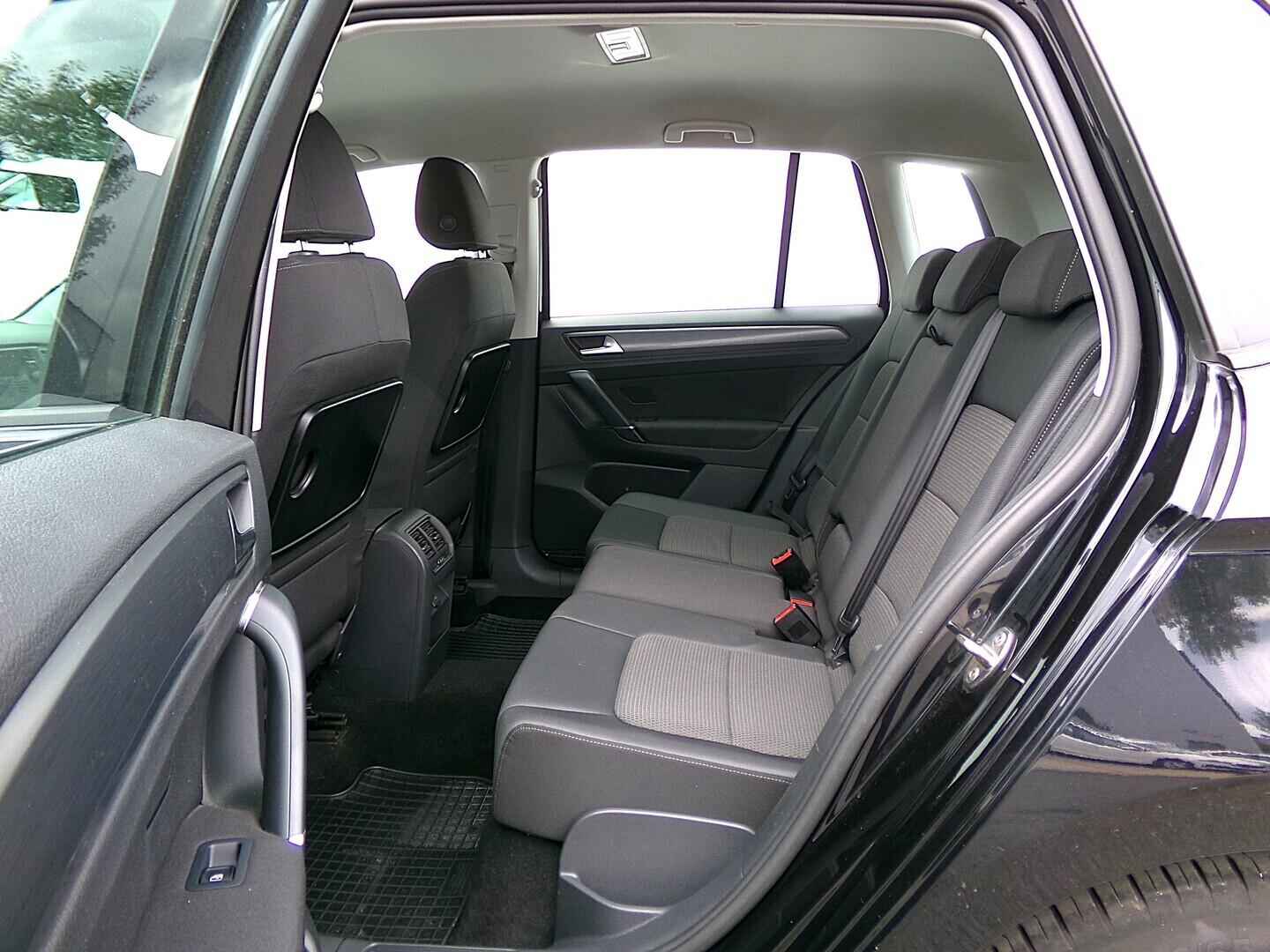 O419V08322_33.webp_GOLF SPORTSVAN highline 1.5 TSI 96 kW manuál