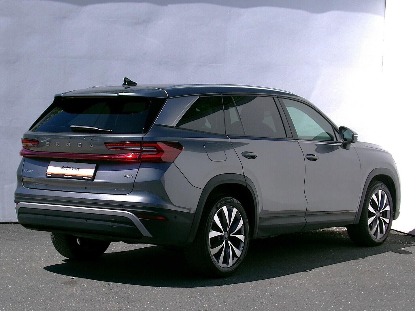 O419V08327_11.webp_KODIAQ Exclusive Selection 2.0 TDI 142 kW automat, DPH