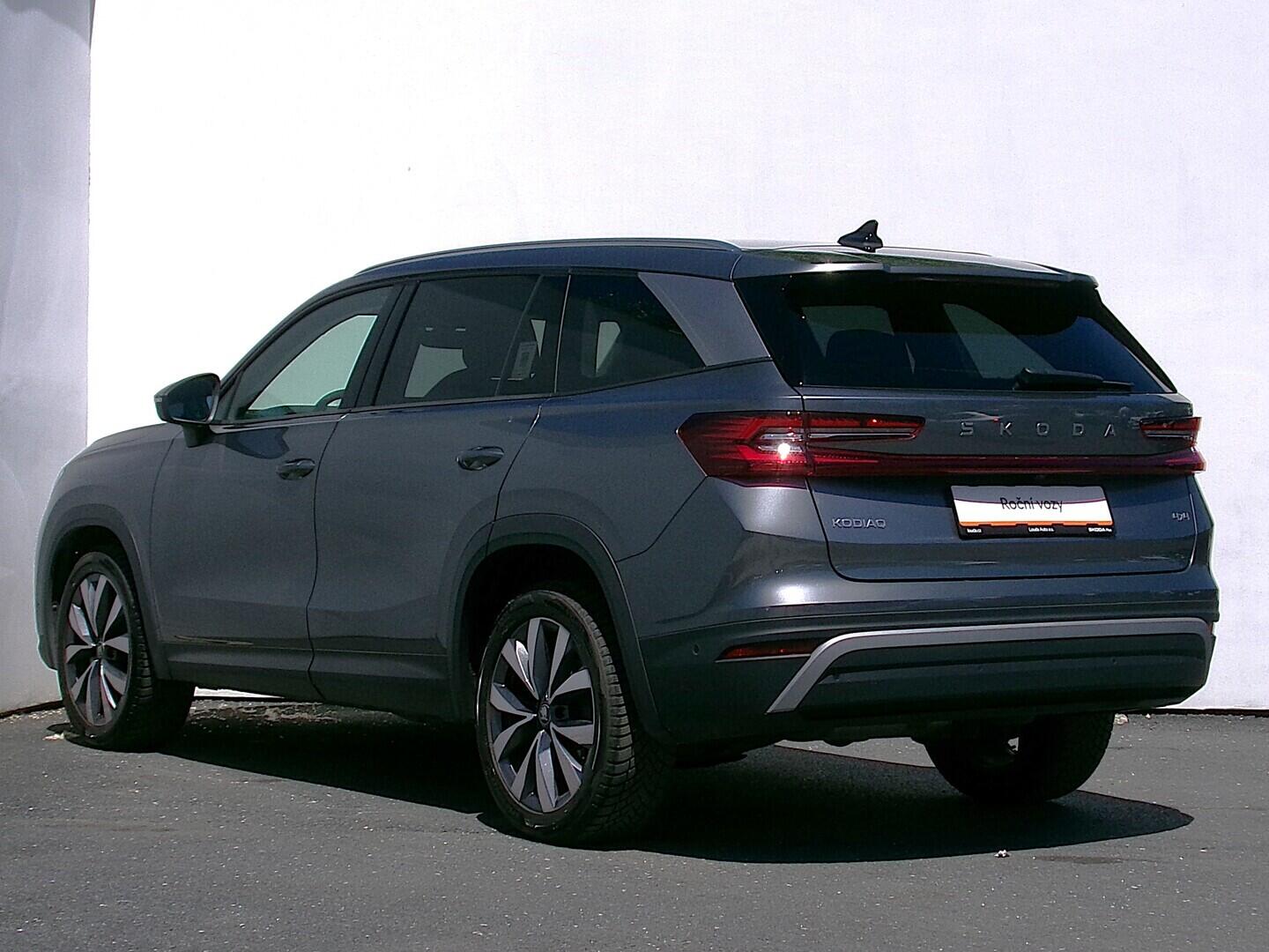 O419V08327_15.webp_KODIAQ Exclusive Selection 2.0 TDI 142 kW automat, DPH