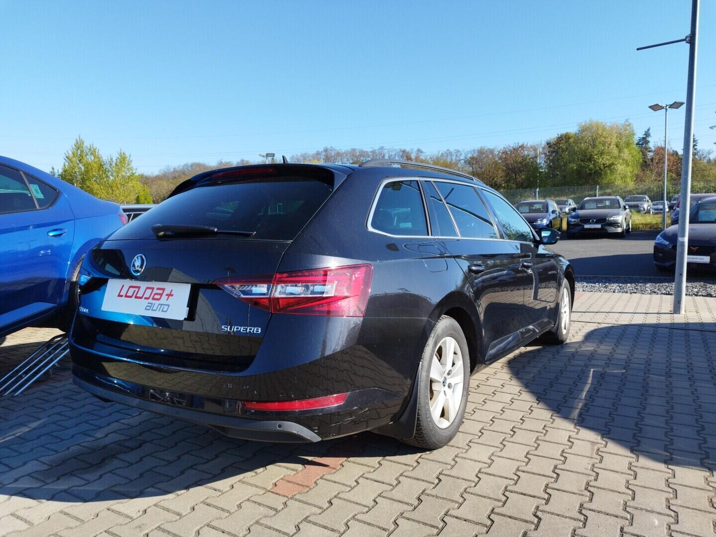 O419V08332_11.webp_SUPERB Ambition 2.0 TDI 110 kW automat