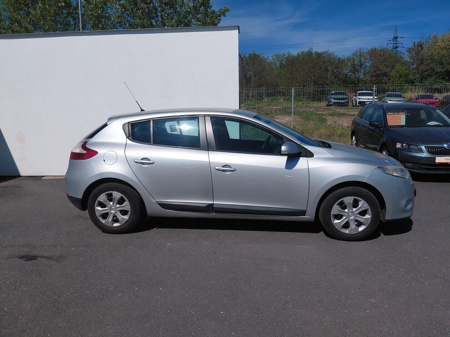 O419V08338_13.webp_MÉGANE  1.6 SCe 74 kW automat