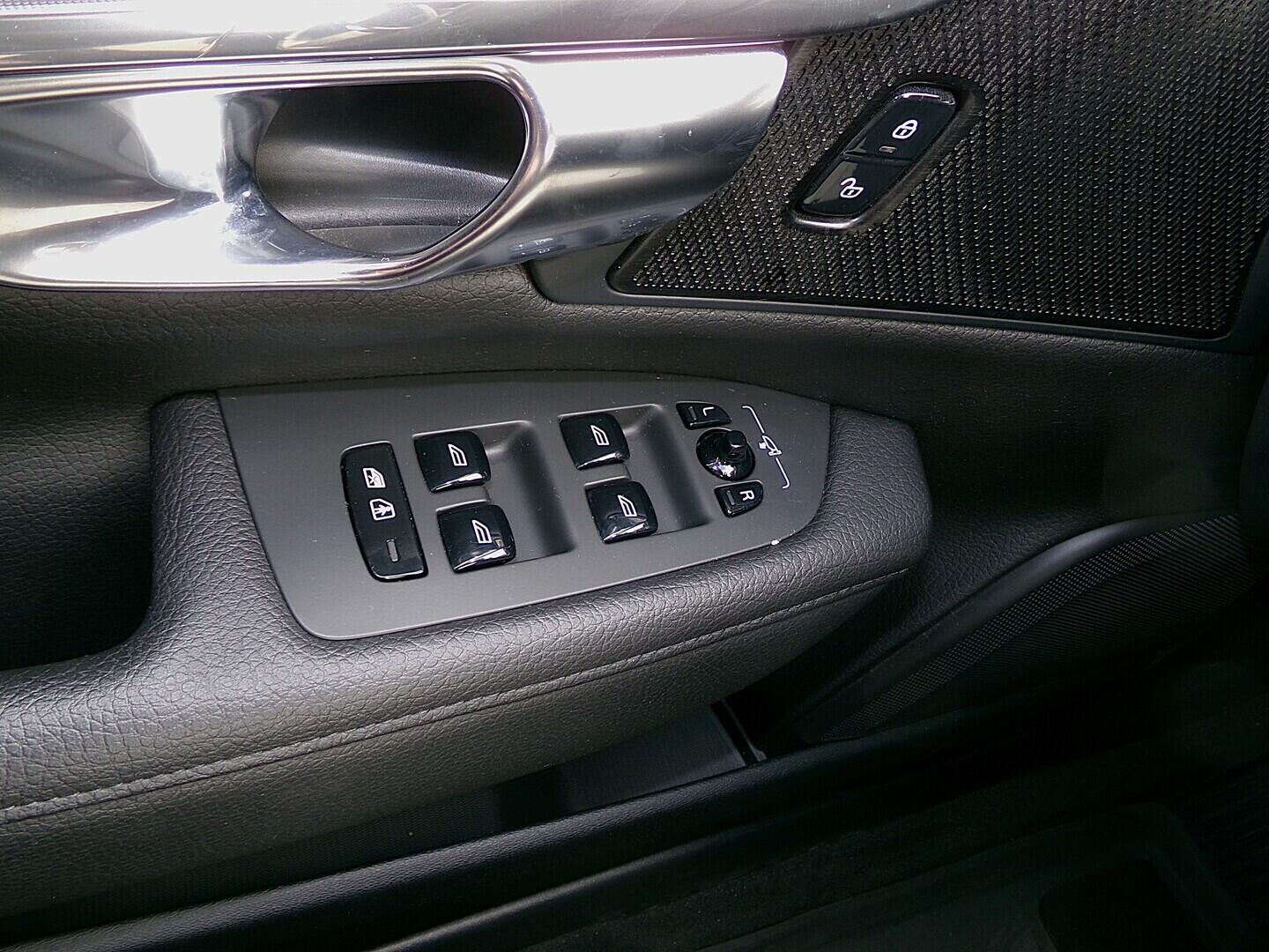 O419V08339_21.webp_V90 Inscripction 2.0 B5 145 kW automat, DPH
