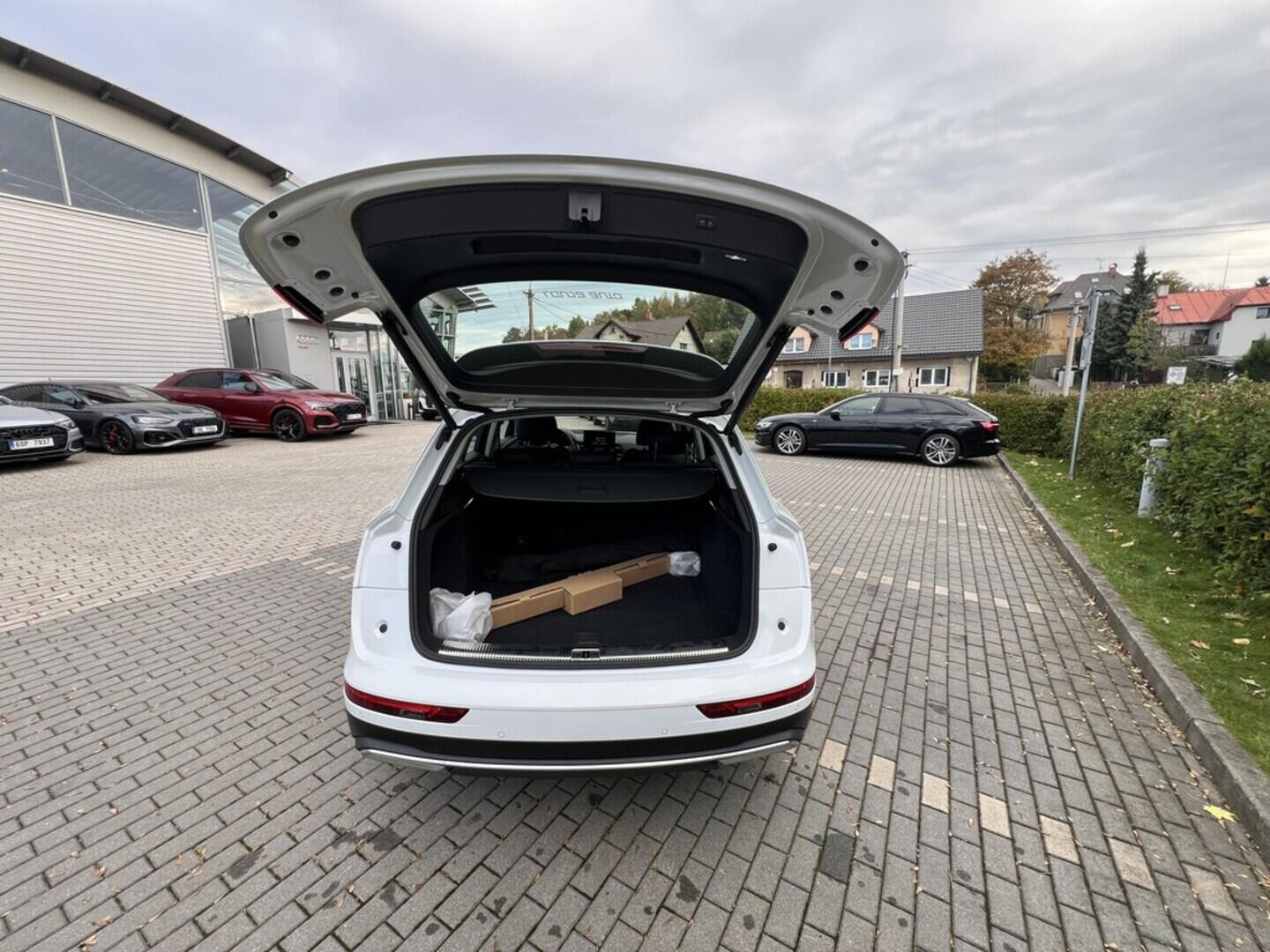 O519V00486_16.webp_Q5  2.0 TDI 150 kW automat, DPH