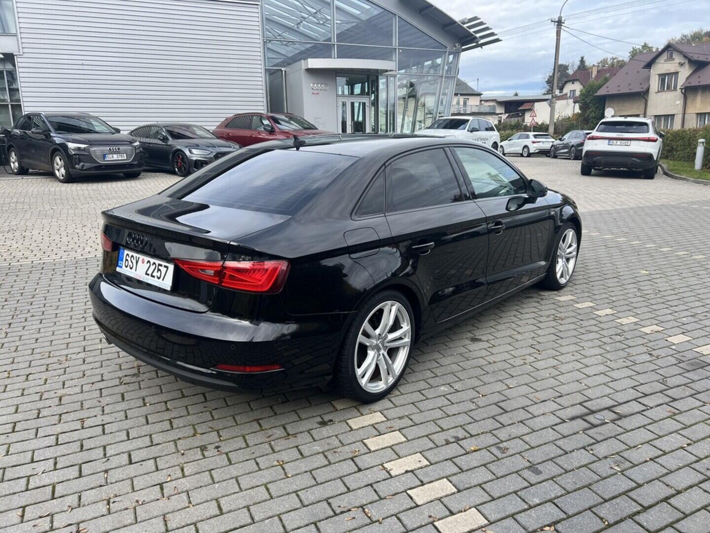 O519V00489_12.webp_A3 S-line 1.6 TDI 81 kW manuál