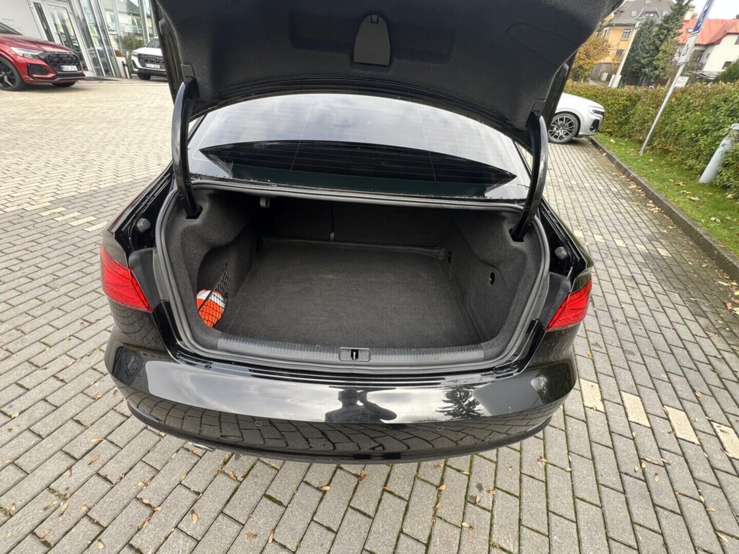 O519V00489_16.webp_A3 S-line 1.6 TDI 81 kW manuál