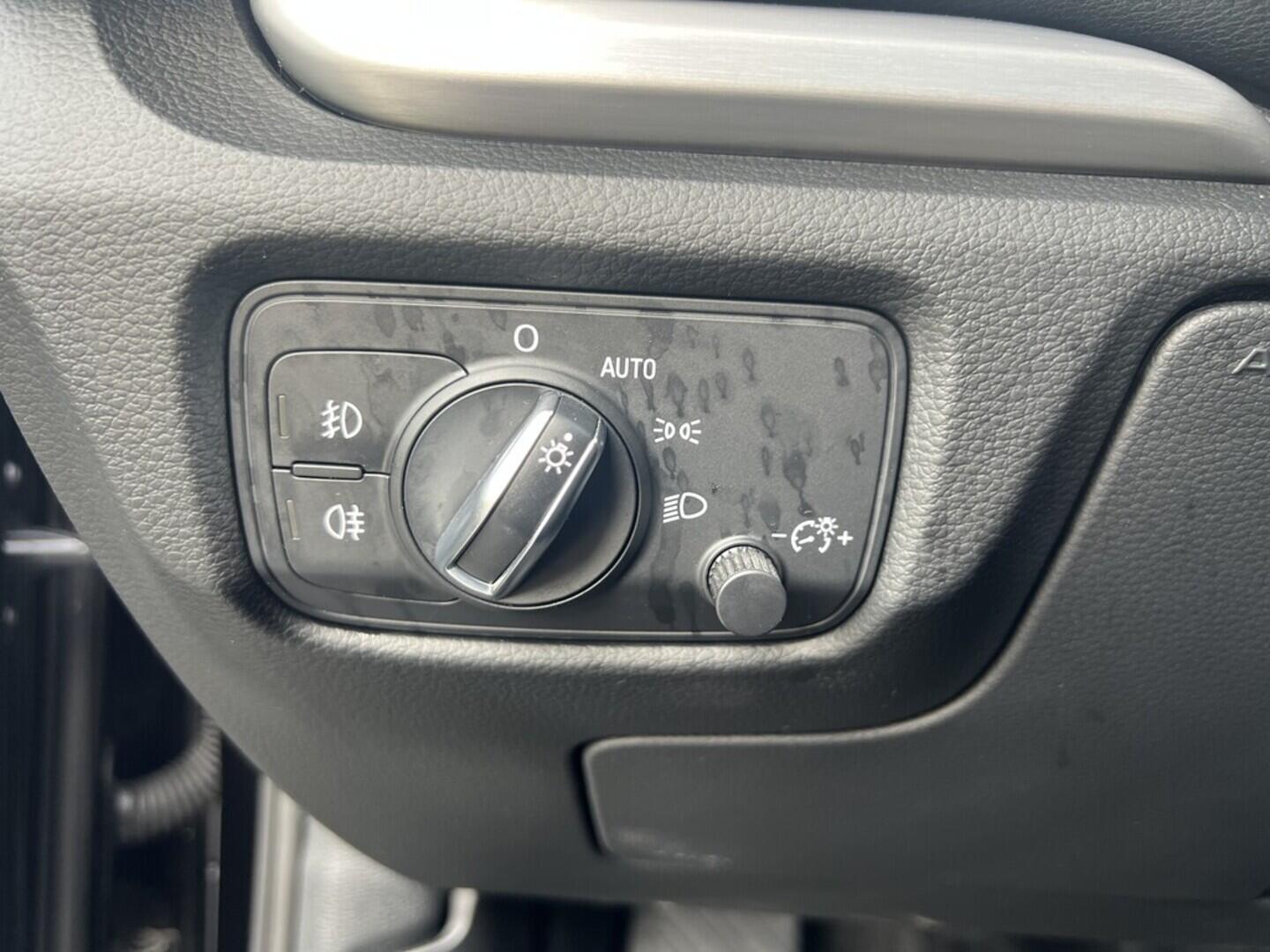 O519V00489_19.webp_A3 S-line 1.6 TDI 81 kW manuál