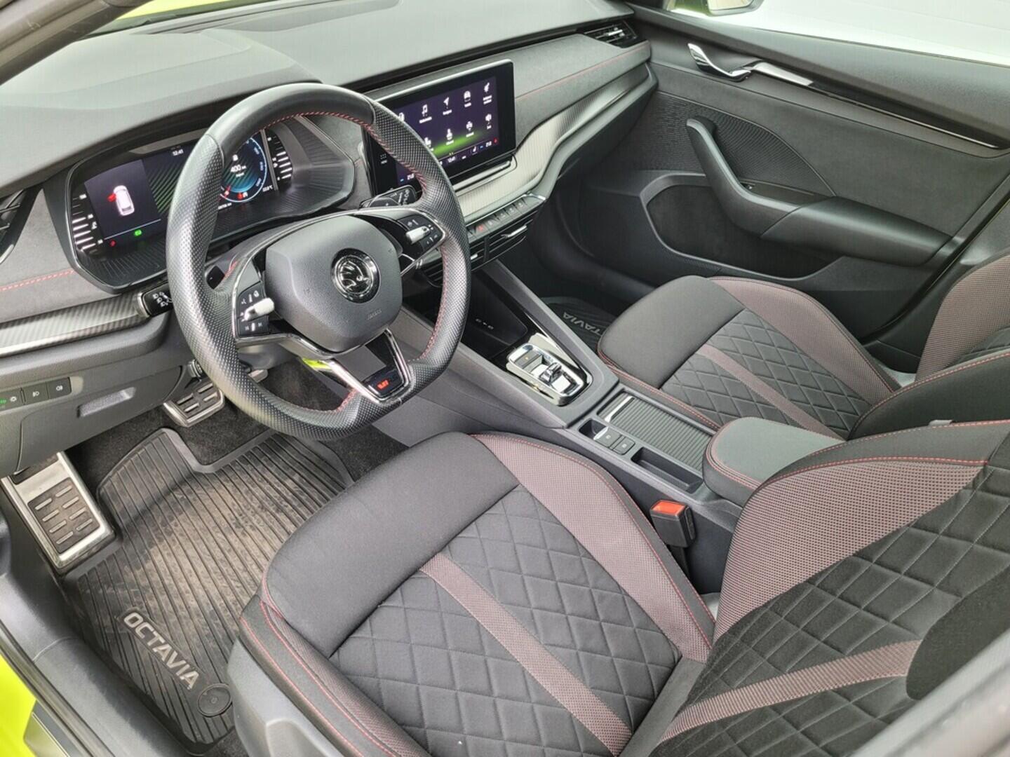 O619K01094_40.webp_OCTAVIA RS 2.0 TDI 147 kW automat, DPH
