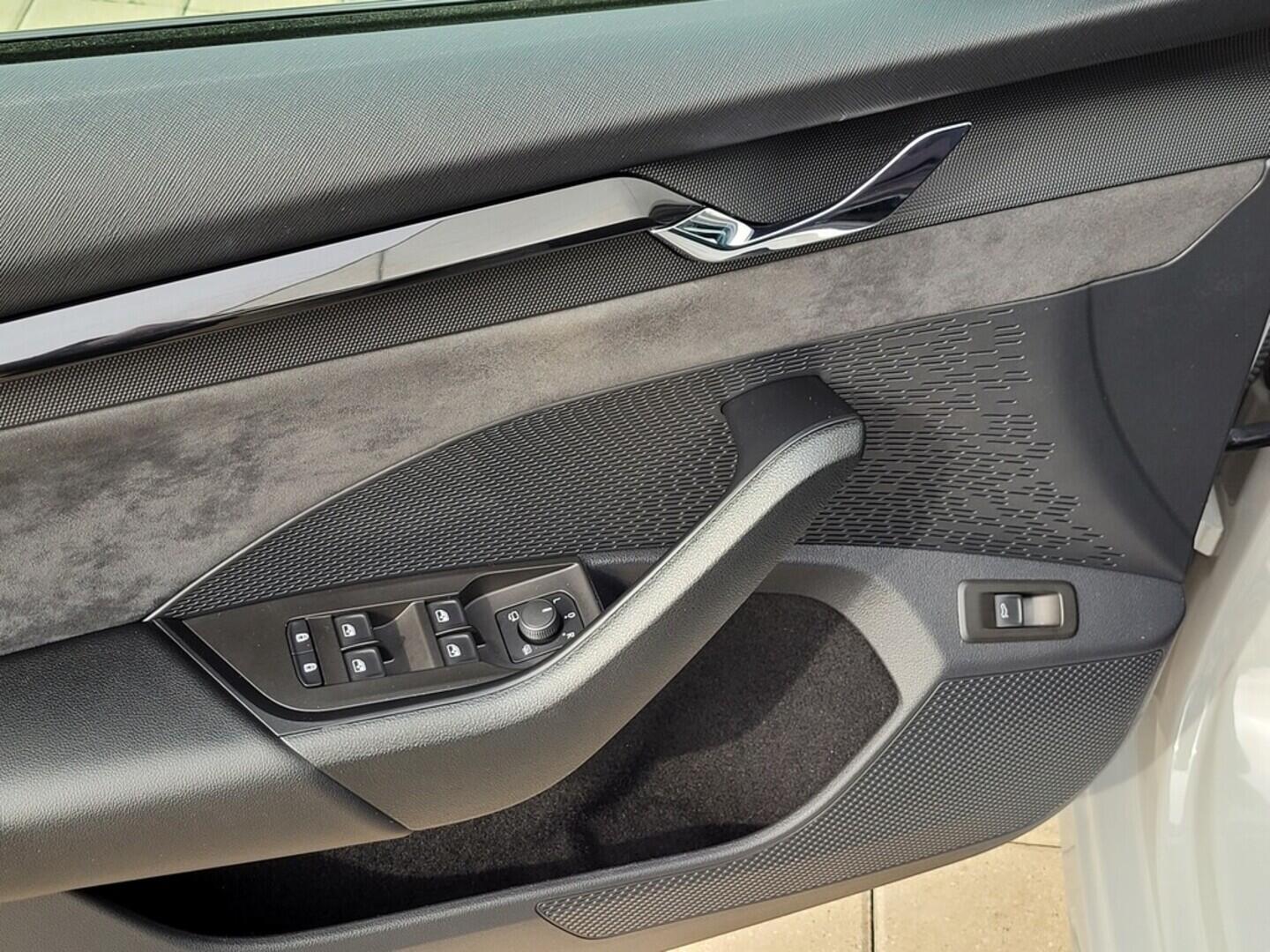 O619K01096_36.webp_OCTAVIA RS 2.0 TDI 147 kW automat, DPH