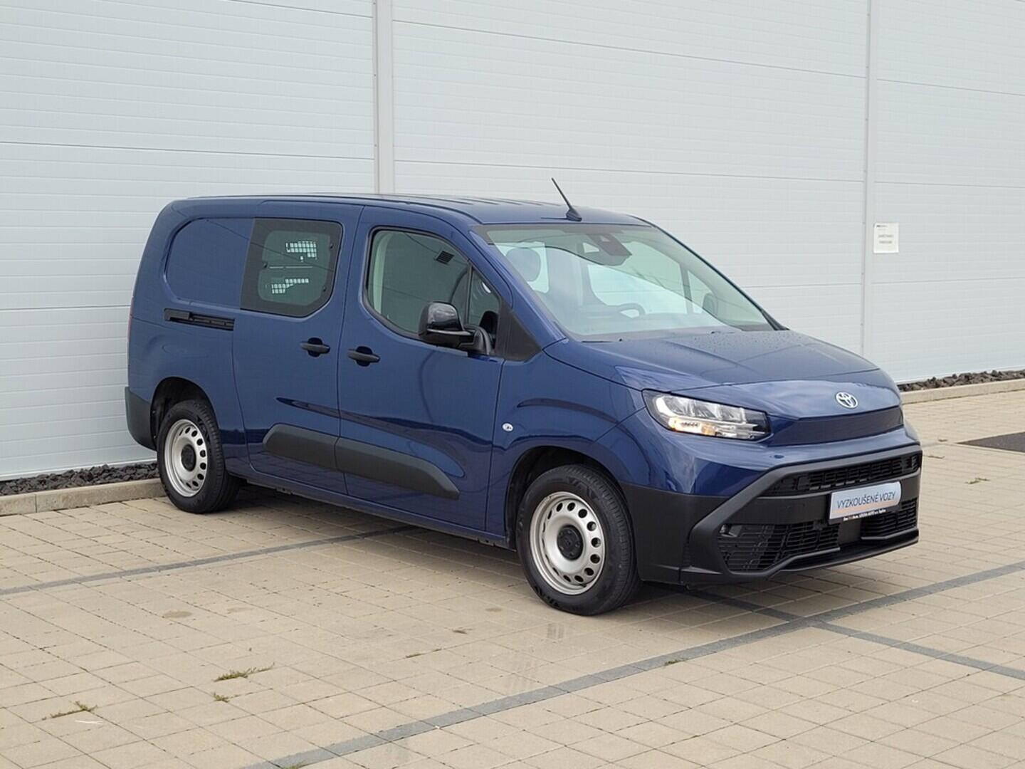 O619K01099_11.webp_PROACE CITY CrewCab Active 1.5 D-4D 96 kW automat, DPH
