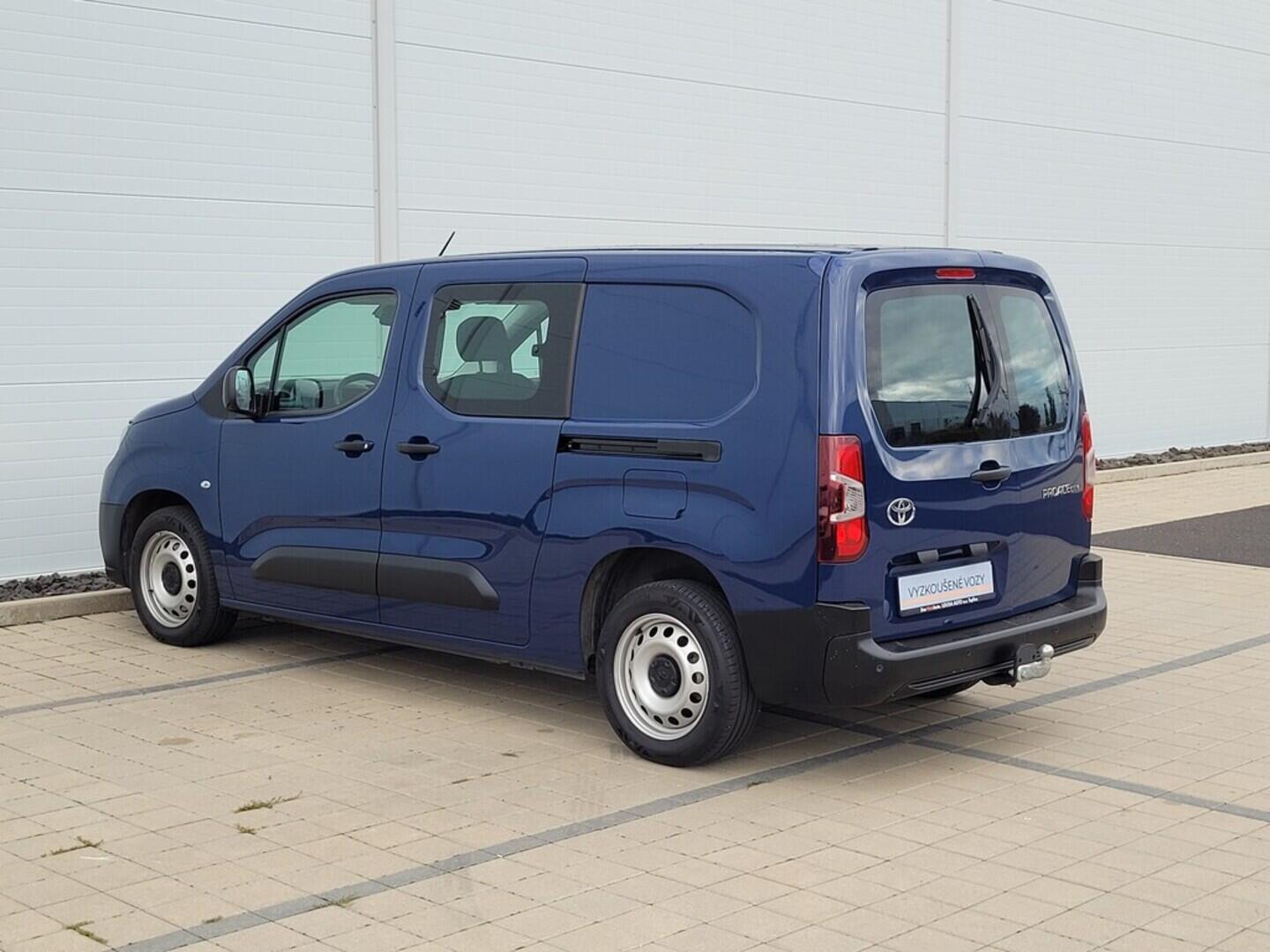 O619K01099_13.webp_PROACE CITY CrewCab Active 1.5 D-4D 96 kW automat, DPH