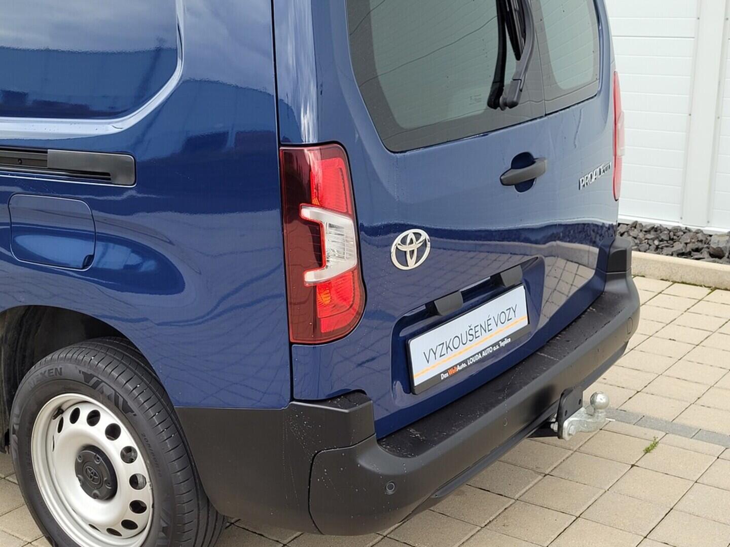 O619K01099_21.webp_PROACE CITY CrewCab Active 1.5 D-4D 96 kW automat, DPH