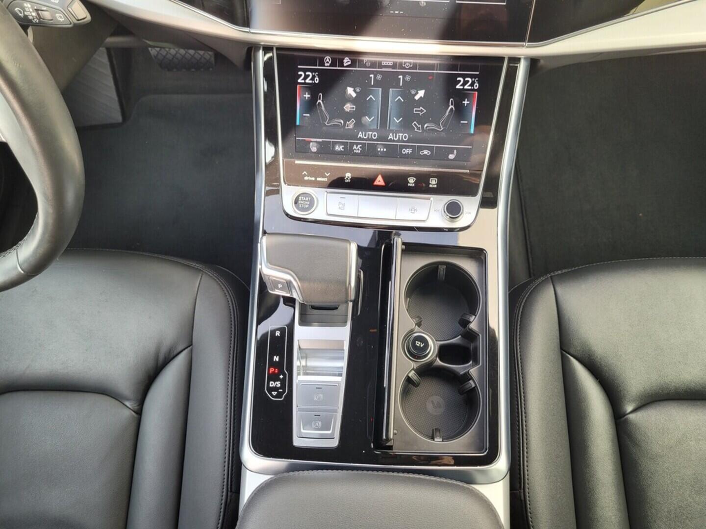 O619K01101_23.webp_Q8  3.0 TFSI 250 kW automat, DPH