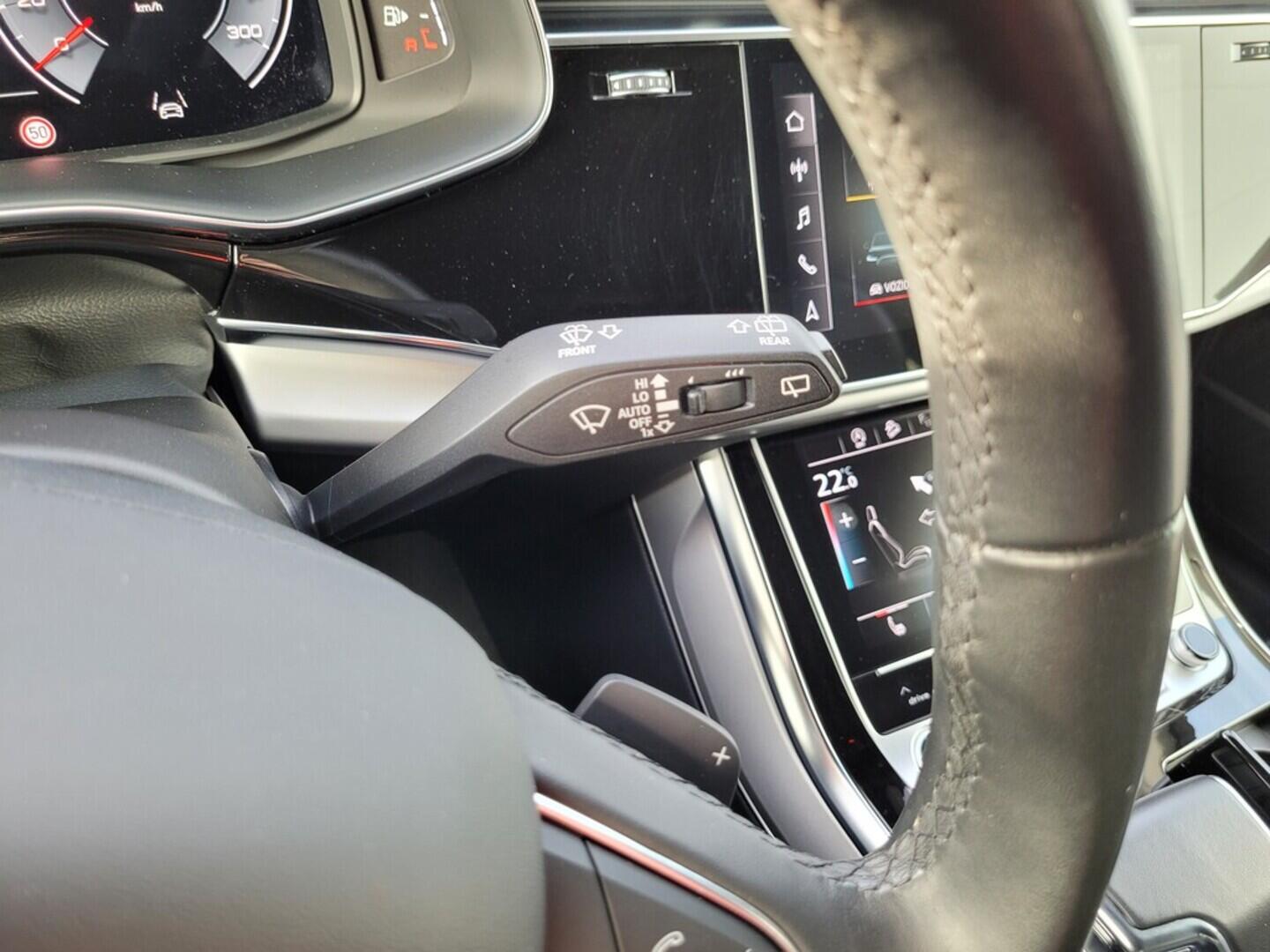 O619K01101_26.webp_Q8  3.0 TFSI 250 kW automat, DPH