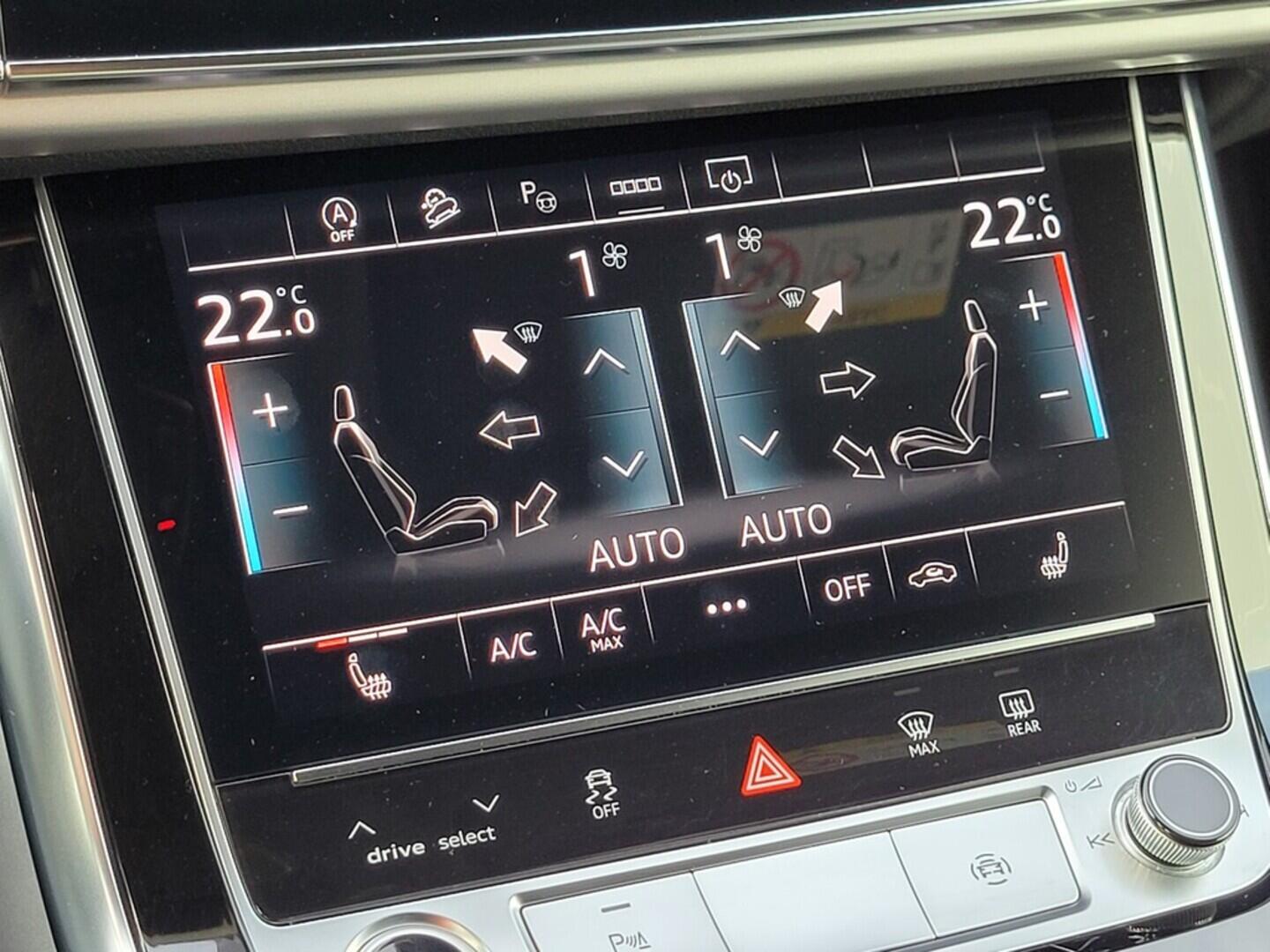 O619K01101_30.webp_Q8  3.0 TFSI 250 kW automat, DPH