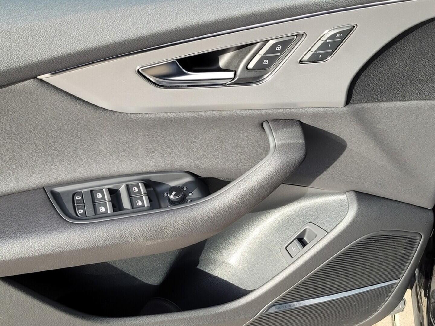 O619K01101_35.webp_Q8  3.0 TFSI 250 kW automat, DPH