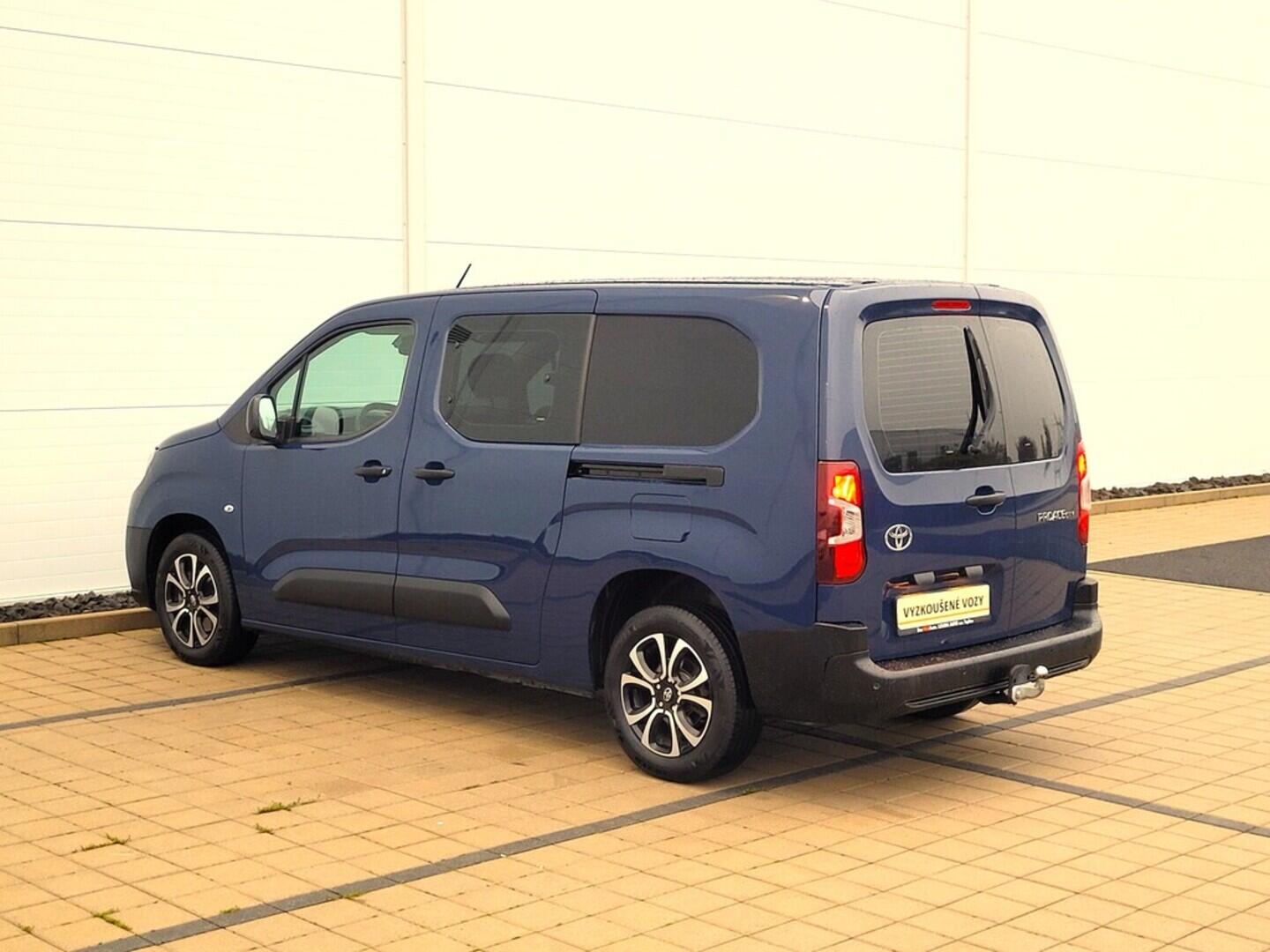 O619K01102_14.webp_PROACE CITY CrewCab 1.5 D-4D 96 kW automat, DPH