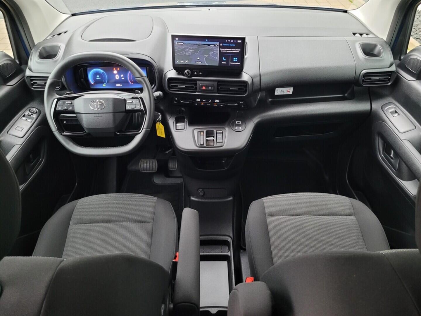 O619K01102_16.webp_PROACE CITY CrewCab 1.5 D-4D 96 kW automat, DPH