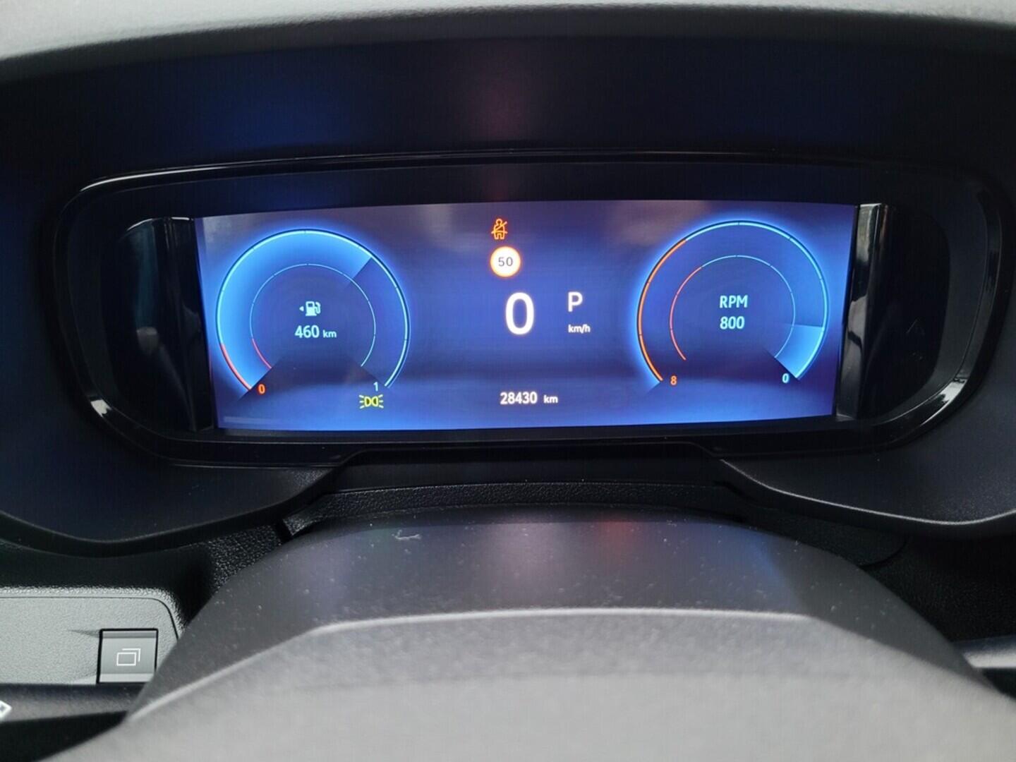 O619K01102_17.webp_PROACE CITY CrewCab 1.5 D-4D 96 kW automat, DPH