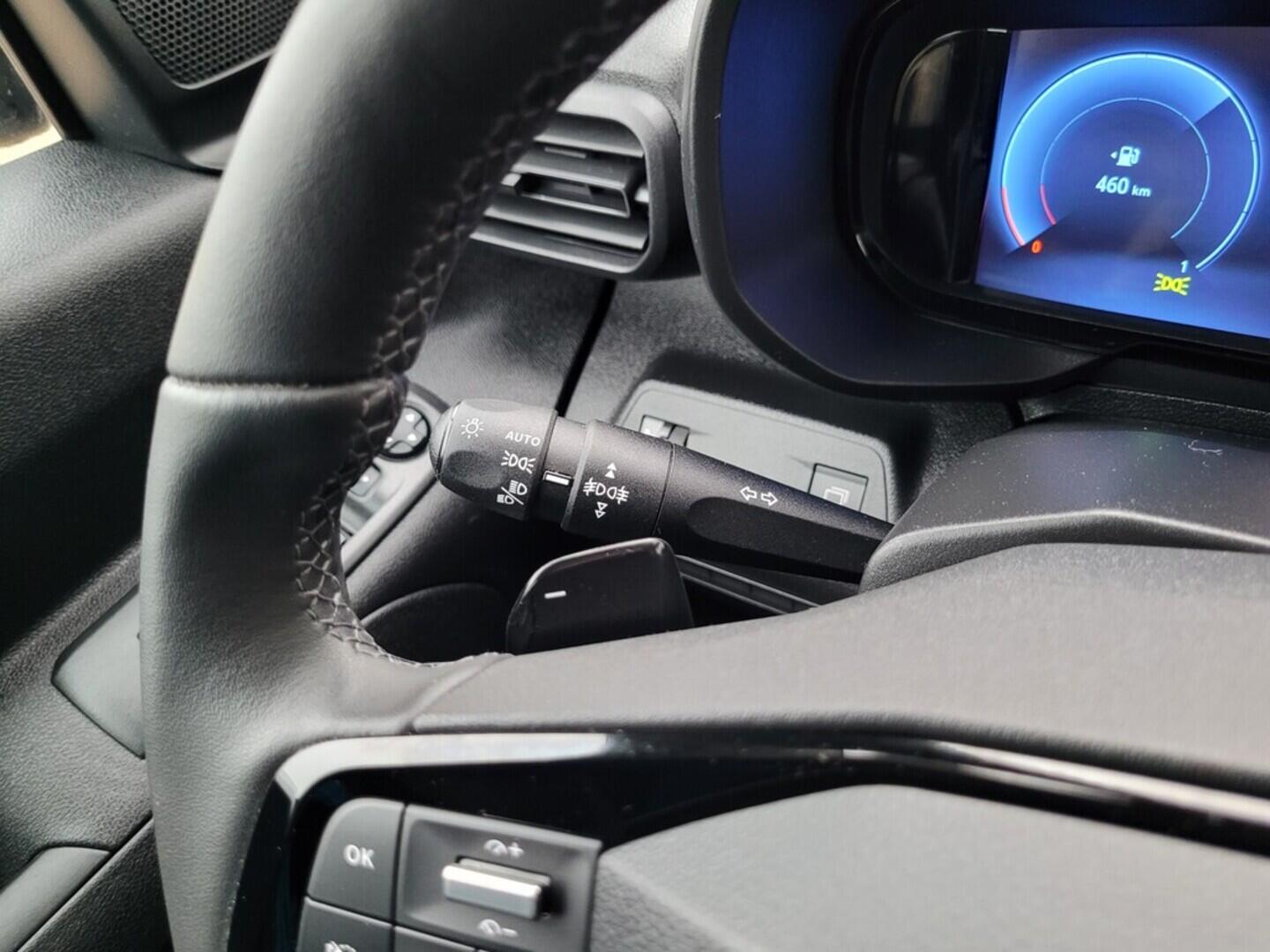 O619K01102_21.webp_PROACE CITY CrewCab 1.5 D-4D 96 kW automat, DPH