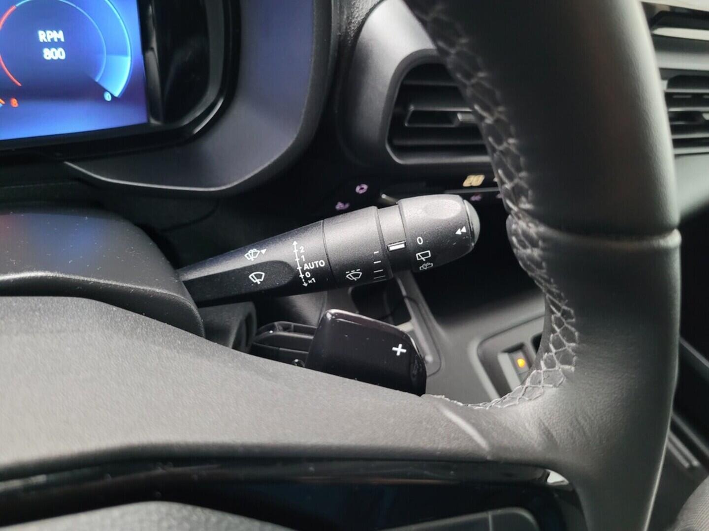 O619K01102_22.webp_PROACE CITY CrewCab 1.5 D-4D 96 kW automat, DPH