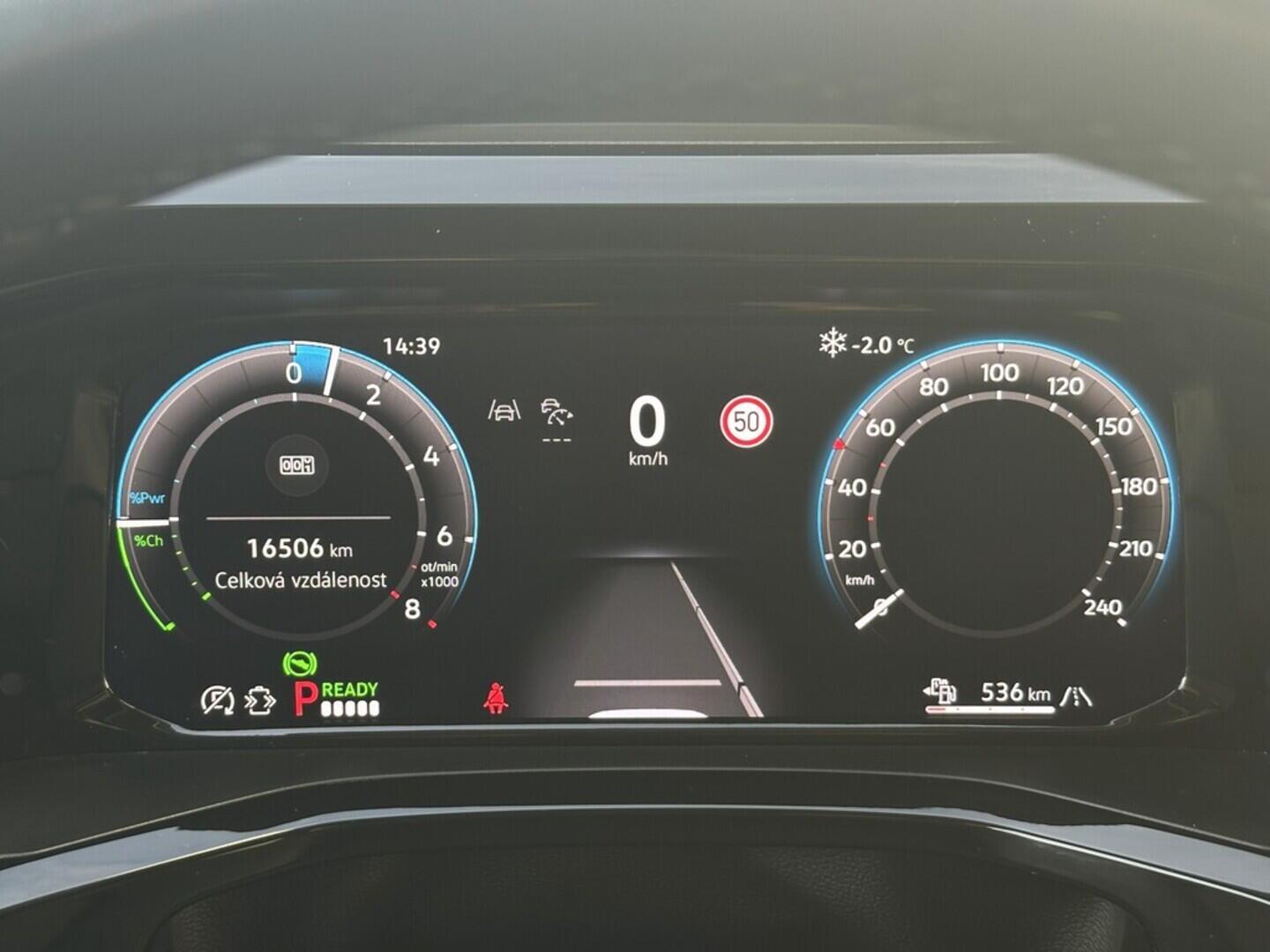 O619K01105_19.webp_MULTIVAN LONG LIFE 1,5 TSI PHEV 4M 1.5 TSI 130 kW automat, DPH