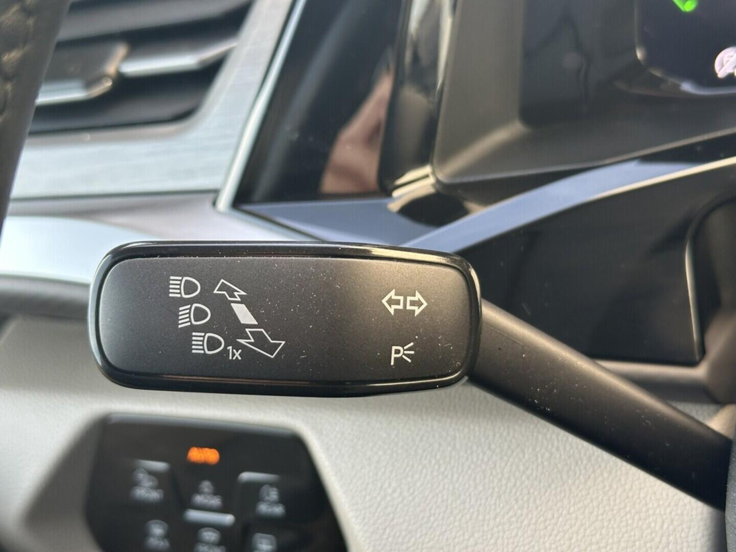 O619K01105_21.webp_MULTIVAN LONG LIFE 1,5 TSI PHEV 4M 1.5 TSI 130 kW automat, DPH