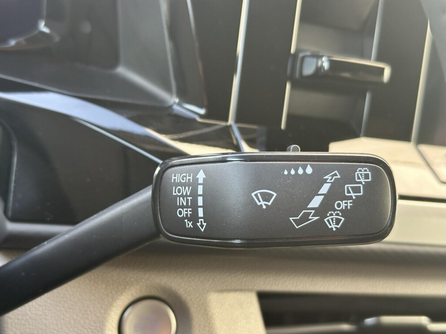 O619K01105_22.webp_MULTIVAN LONG LIFE 1,5 TSI PHEV 4M 1.5 TSI 130 kW automat, DPH