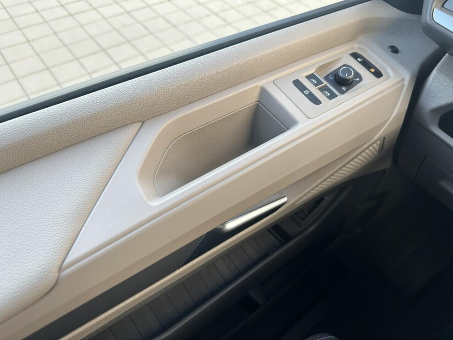 O619K01105_24.webp_MULTIVAN LONG LIFE 1,5 TSI PHEV 4M 1.5 TSI 130 kW automat, DPH