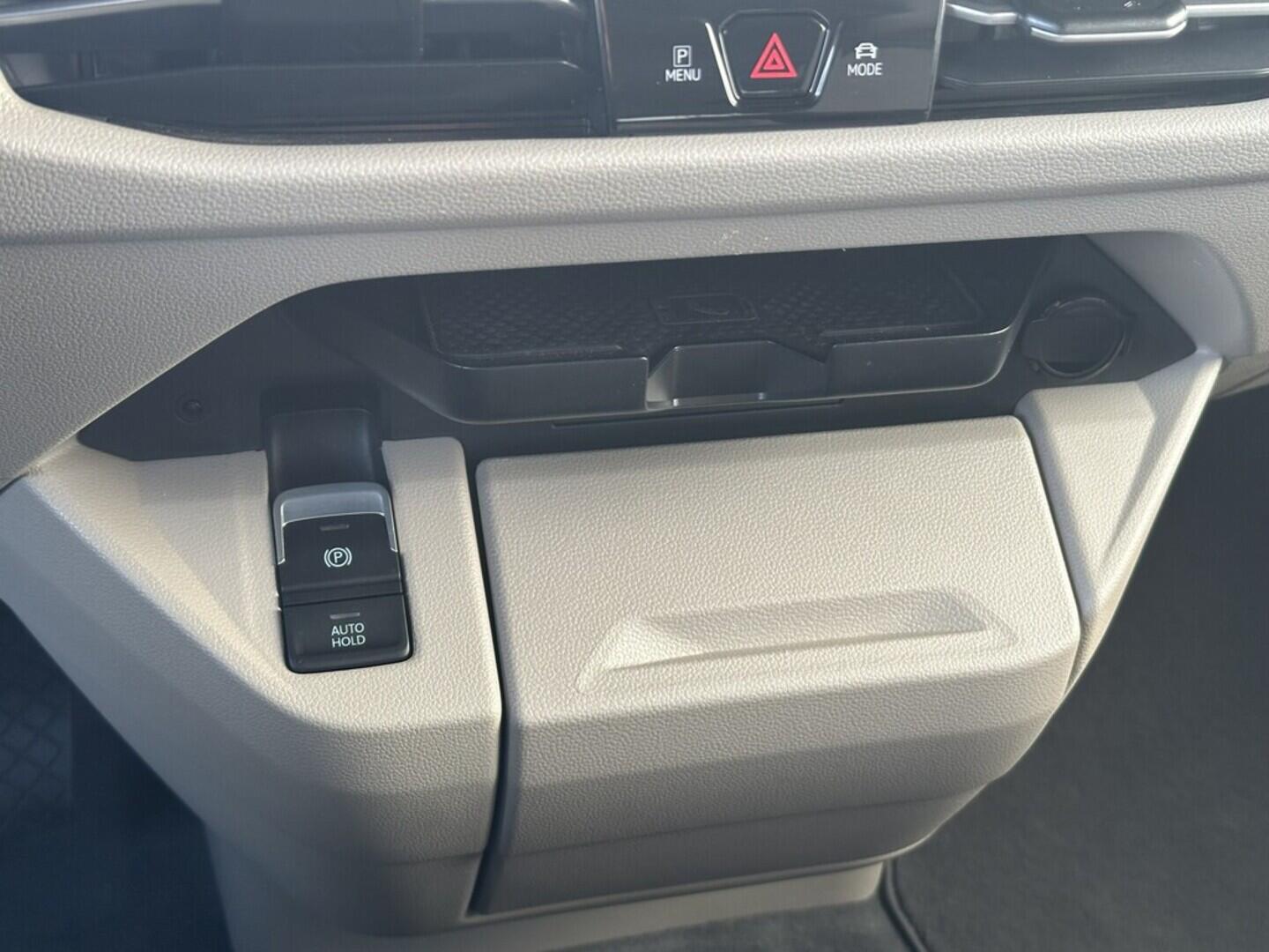 O619K01105_30.webp_MULTIVAN LONG LIFE 1,5 TSI PHEV 4M 1.5 TSI 130 kW automat, DPH