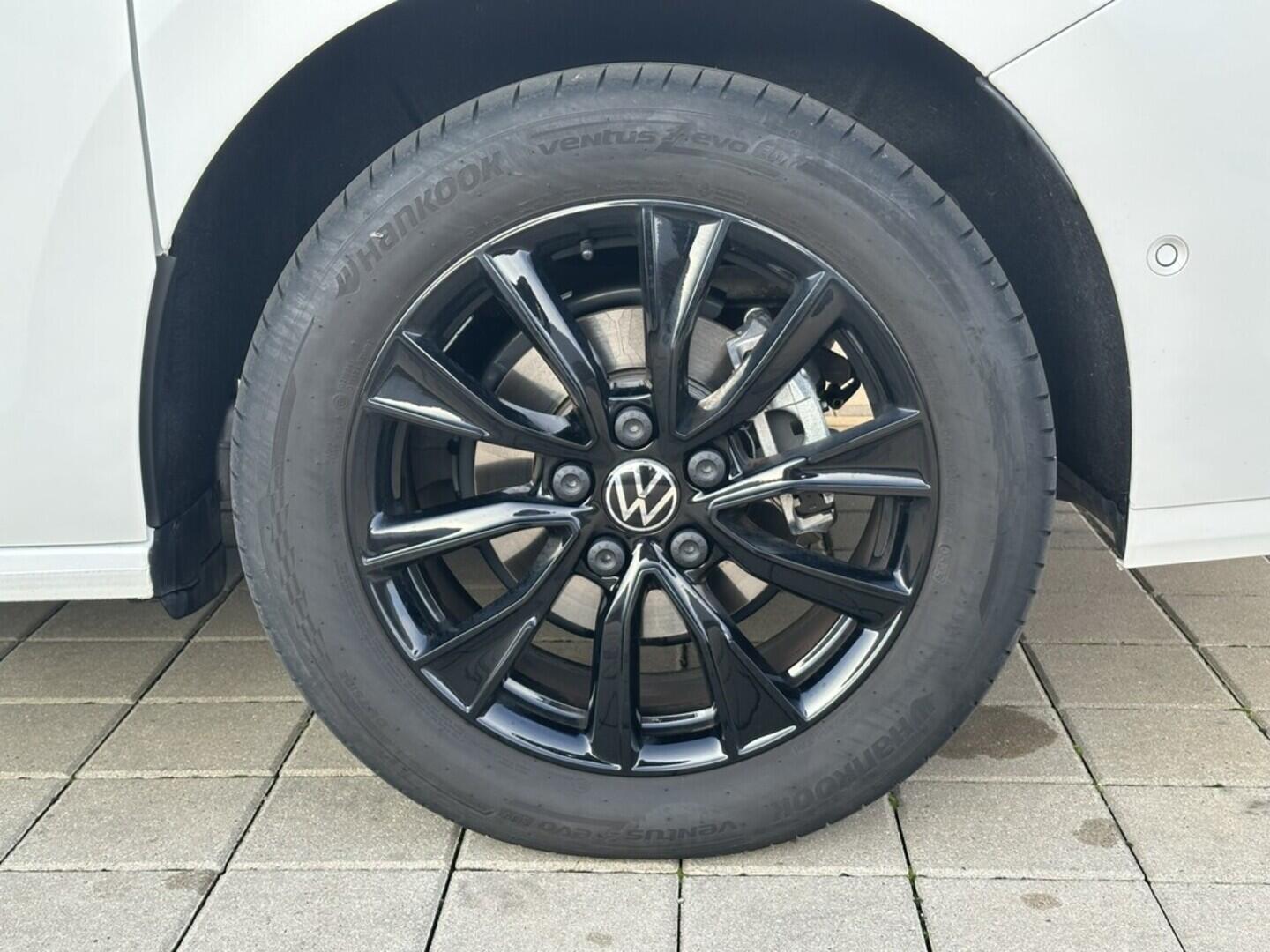 O619K01105_37.webp_MULTIVAN LONG LIFE 1,5 TSI PHEV 4M 1.5 TSI 130 kW automat, DPH