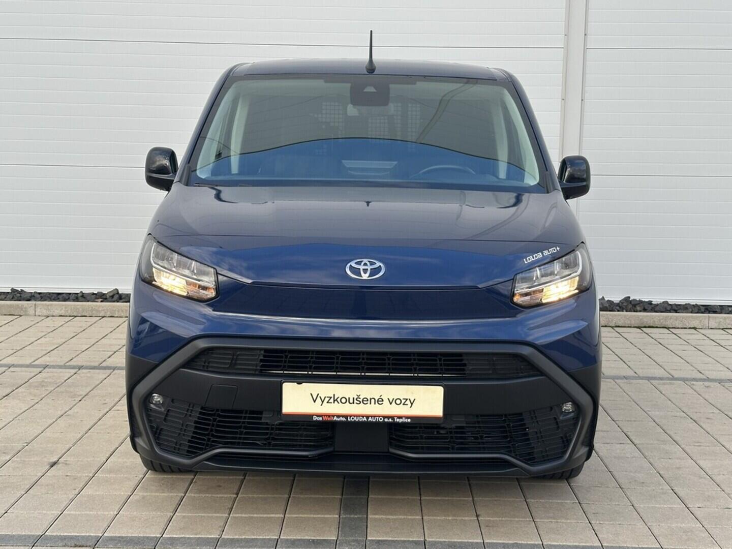 O619K01106_11.webp_PROACE CITY CrewCab Active 1.5  96 kW manuál, DPH