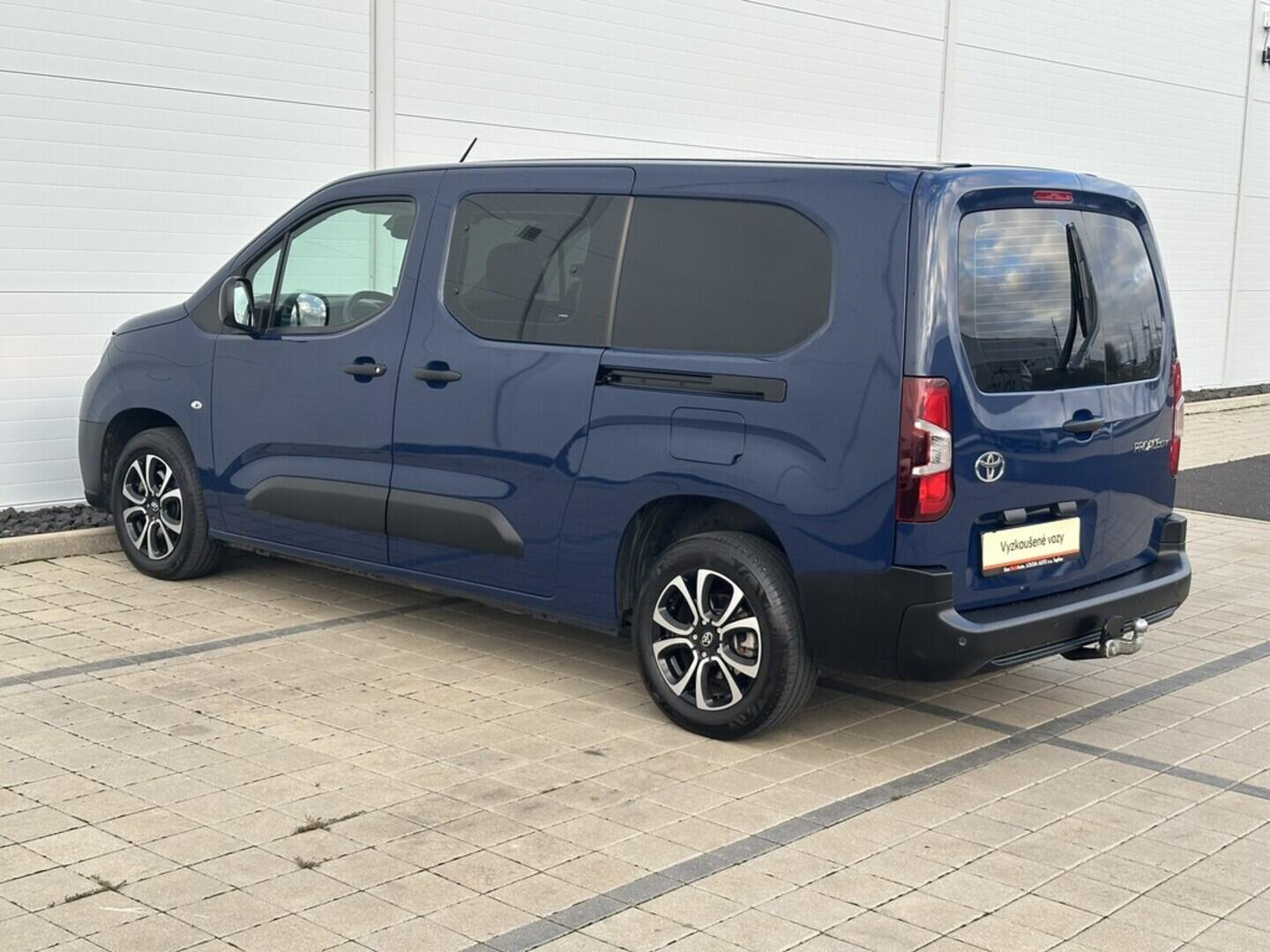 O619K01106_16.webp_PROACE CITY CrewCab Active 1.5  96 kW manuál, DPH