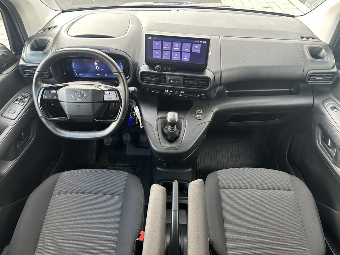 O619K01106_18.webp_PROACE CITY CrewCab Active 1.5  96 kW manuál, DPH