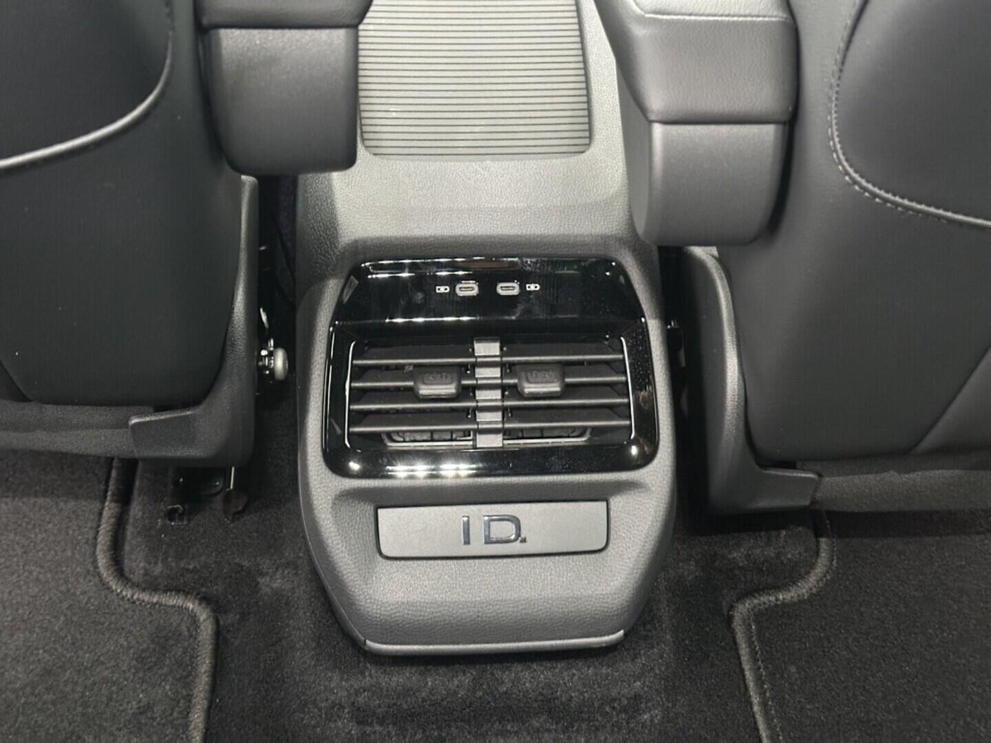 O619K01107_33.webp_ID.4 Pure D.4  125 kW automat, DPH