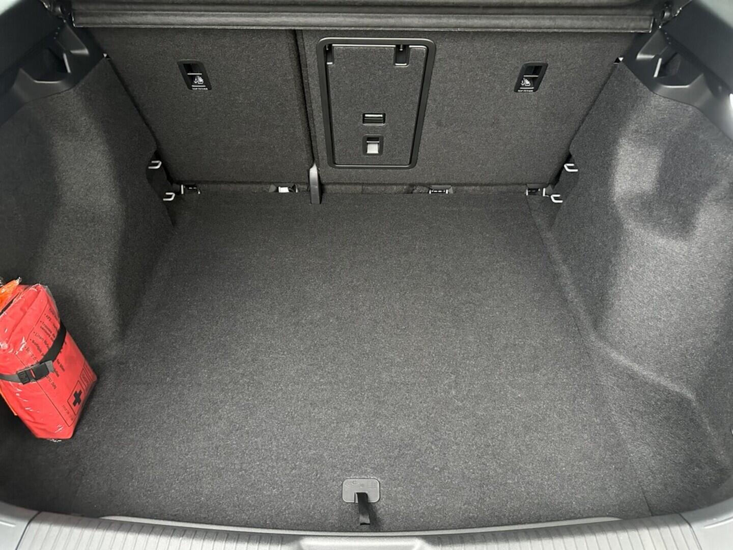 O619K01107_35.webp_ID.4 Pure D.4  125 kW automat, DPH