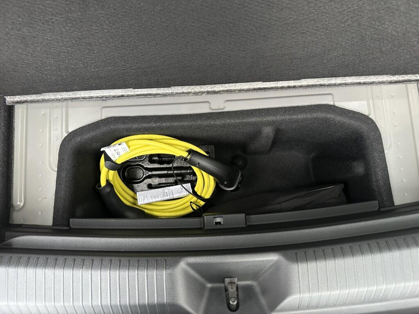 O619K01107_36.webp_ID.4 Pure D.4  125 kW automat, DPH