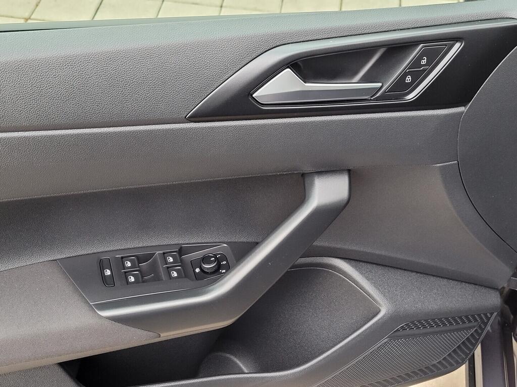 O619K01109_32.webp_TAIGO  1.0 TSI 70 kW manuál, DPH