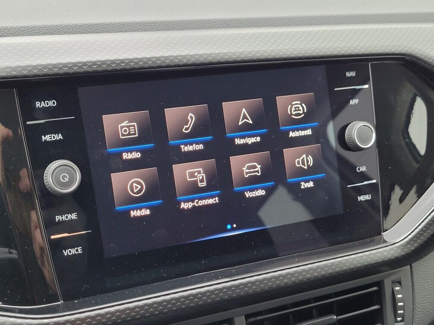 O619K01111_27.webp_T-CROSS Life 1.0 TSI 81 kW automat, DPH