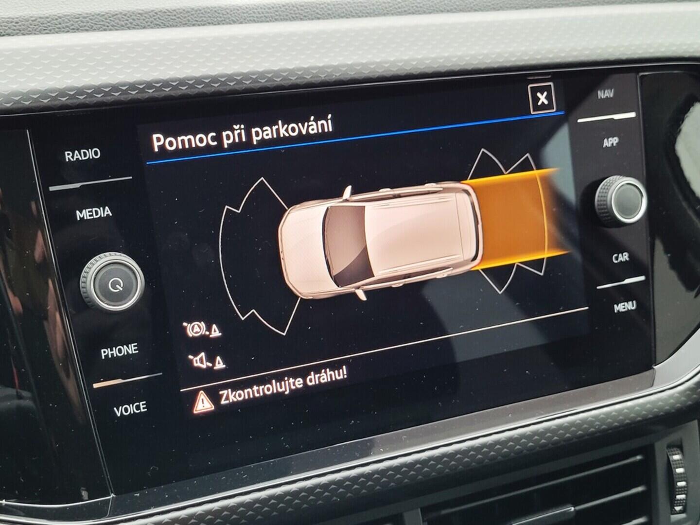 O619K01111_28.webp_T-CROSS Life 1.0 TSI 81 kW automat, DPH