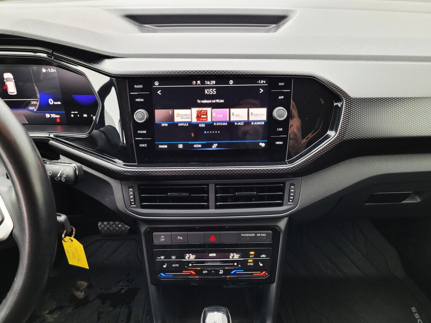 O619K01111_36.webp_T-CROSS Life 1.0 TSI 81 kW automat, DPH