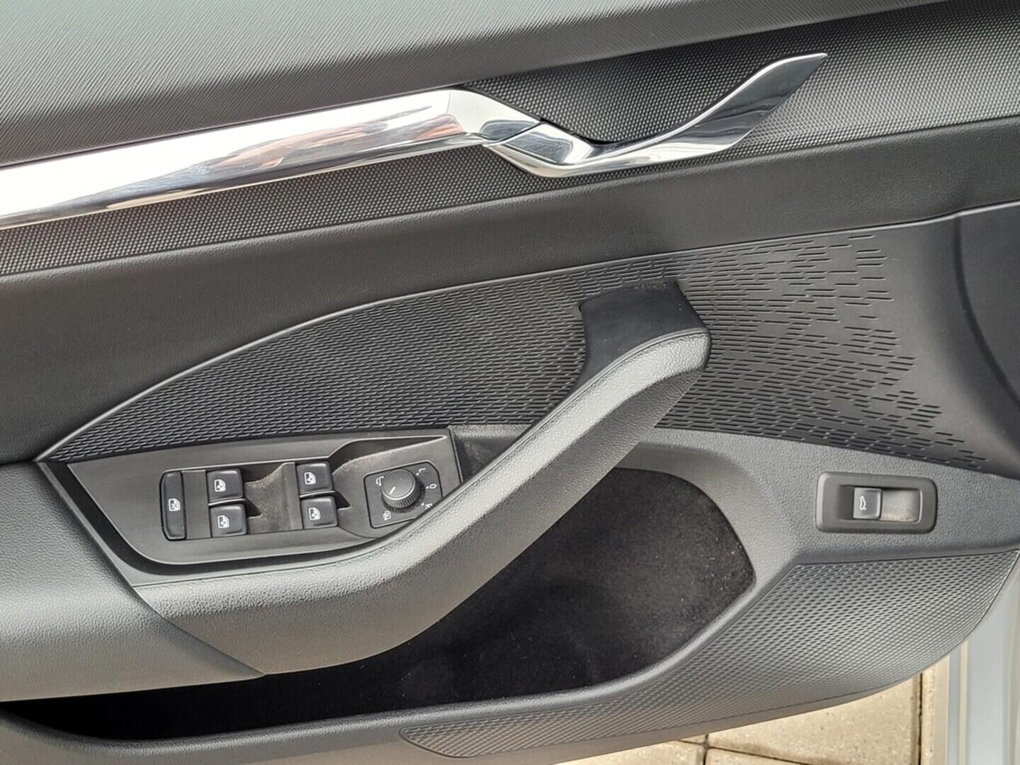 O619K01112_34.webp_OCTAVIA Style 1.5 TSI 110 kW manuál, DPH