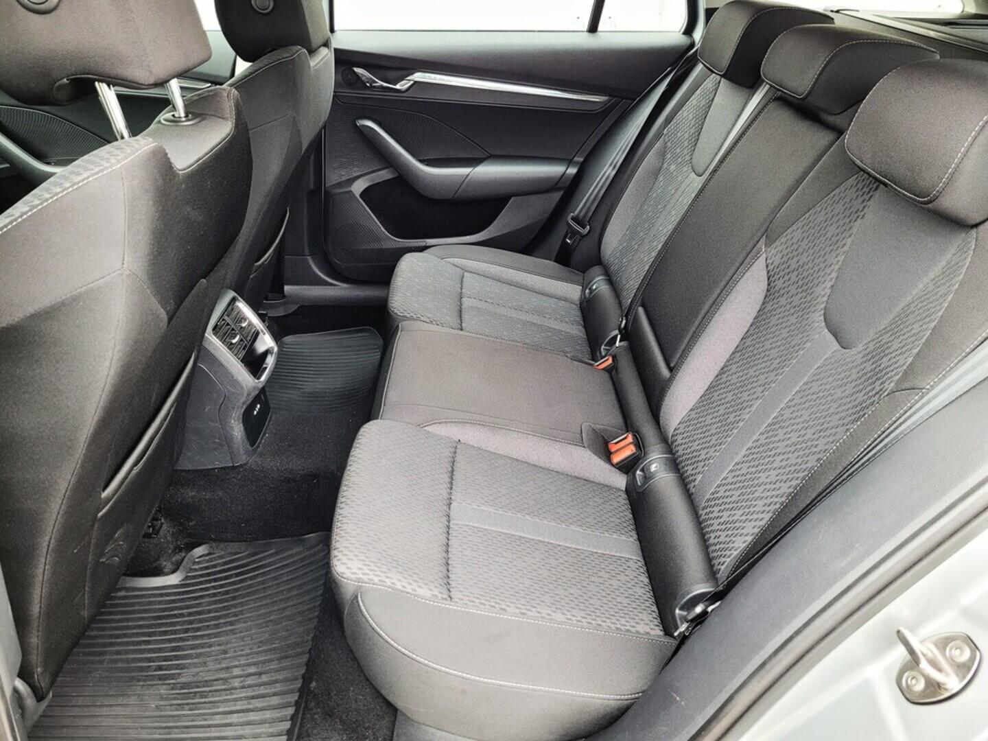 O619K01112_37.webp_OCTAVIA Style 1.5 TSI 110 kW manuál, DPH