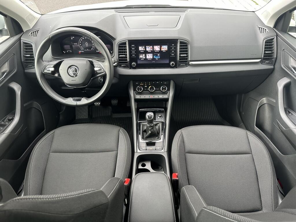 O619K01117_18.webp_KAROQ Ambition 1.5  110 kW manuál, DPH